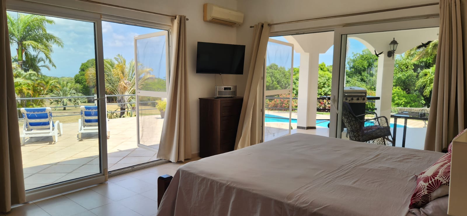 Mansion for sale El Choco Sosua Odile Horjus Colorful Casas