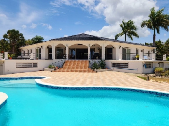 Mansion for sale El Choco Sosua Odile Horjus Colorful Casas